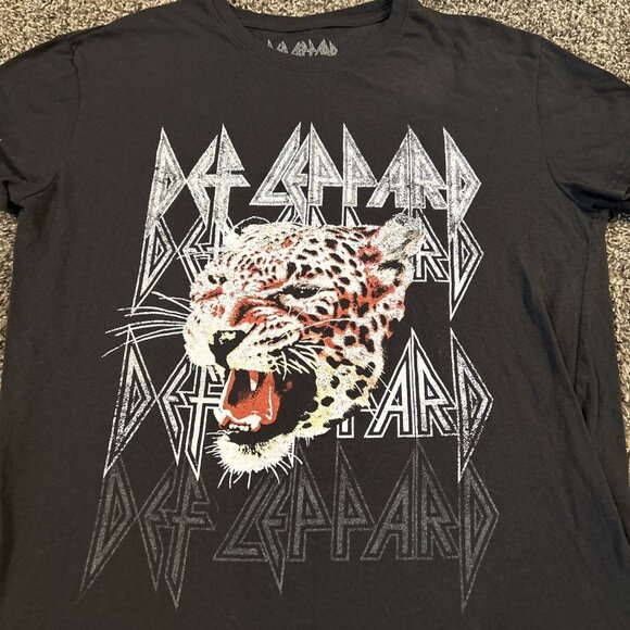 Def Leppard Shirt XL Black White Concert Tour Band Cheetah - Picture 2 of 4